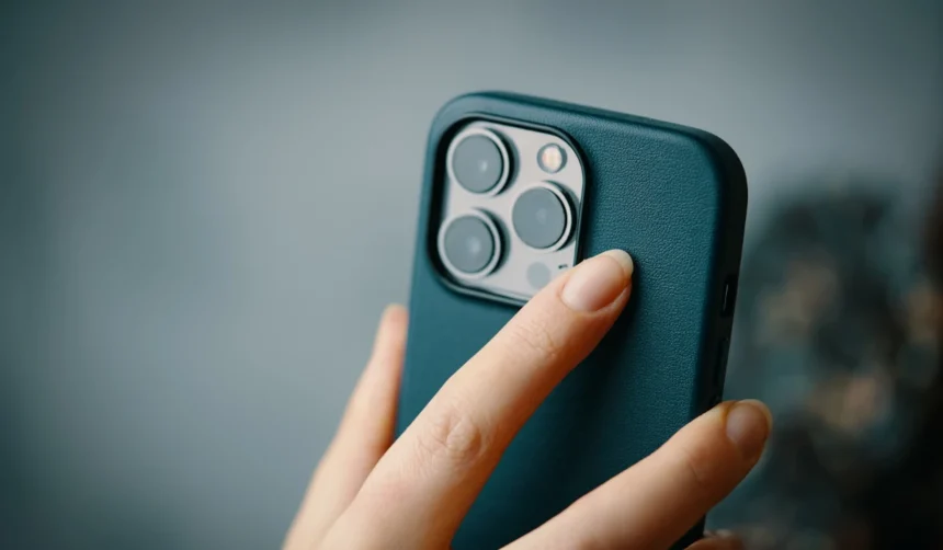 iPhone pametni telefon (Foto: Cyber.ba)