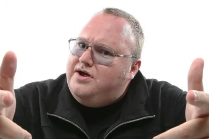 Fotografija osobe Kim Dotcom, jednog od najvećih internet pirata na svijetu
