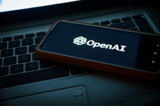 pametni telefon, laptop, openai