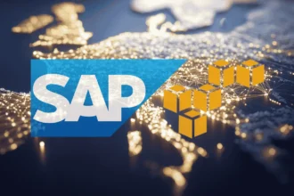 SAP logo i AWS logo na pozadini digitalne mape Evrope